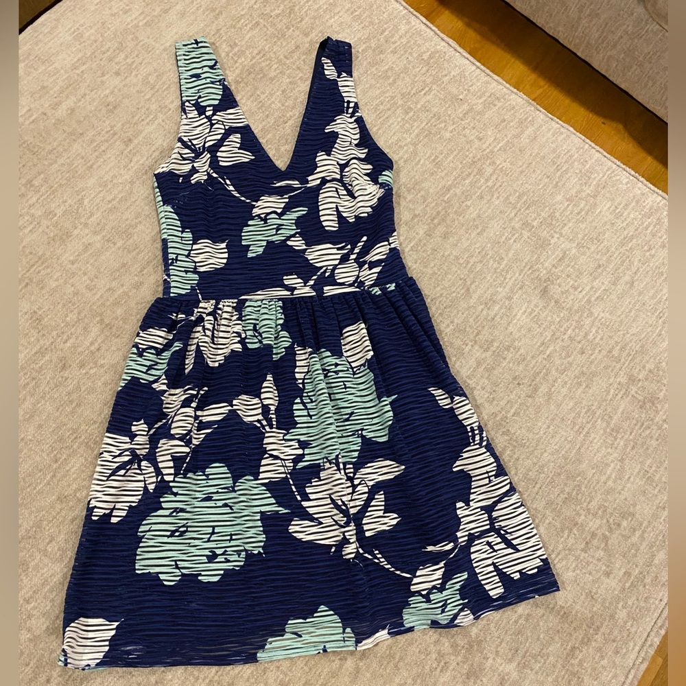 Sleeveless midi dress